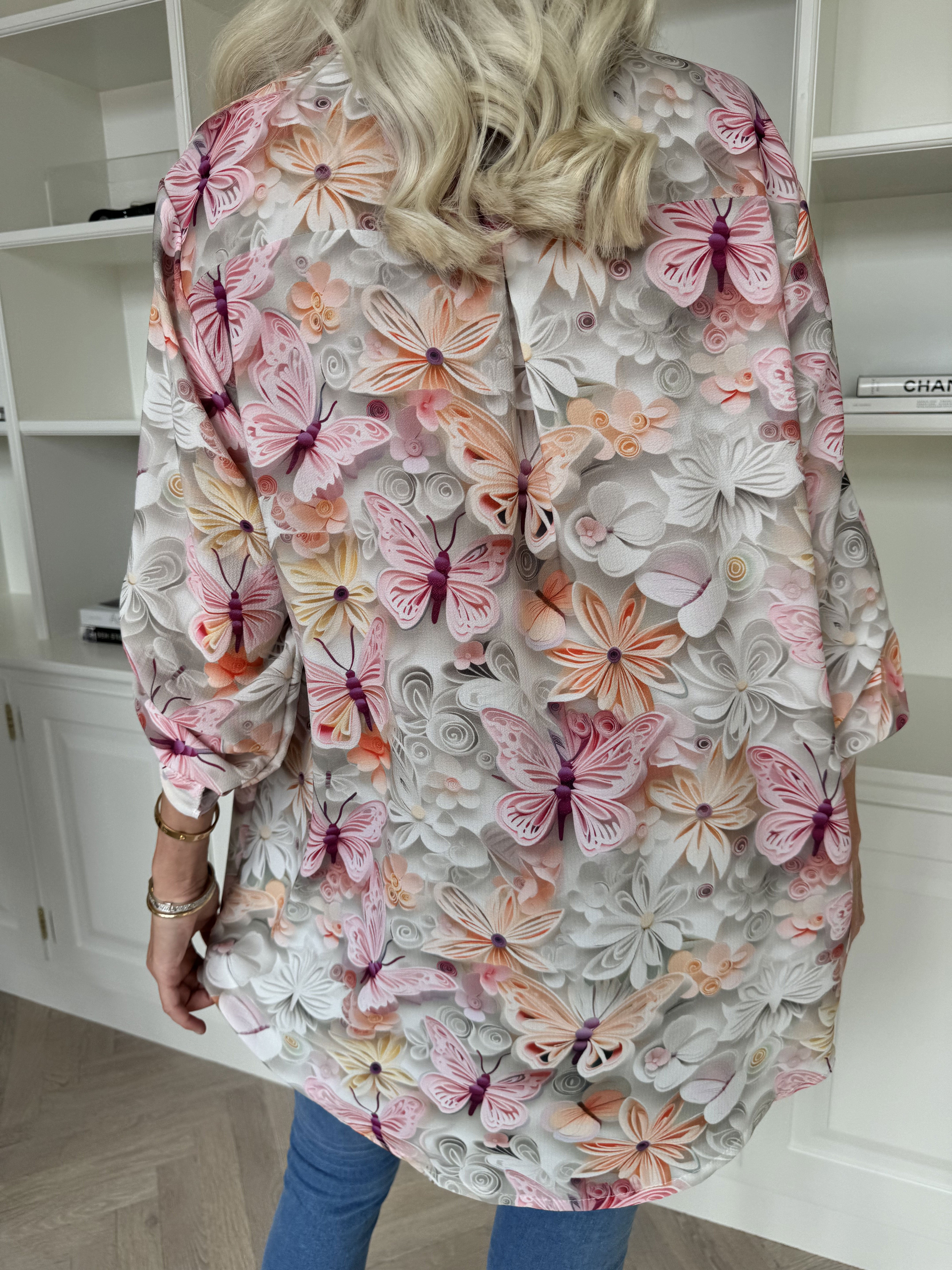 Vanesa Butterfly - Sød tunika i viskose med sommerfugleprint